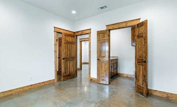 18-blanket 5th street spec house 188